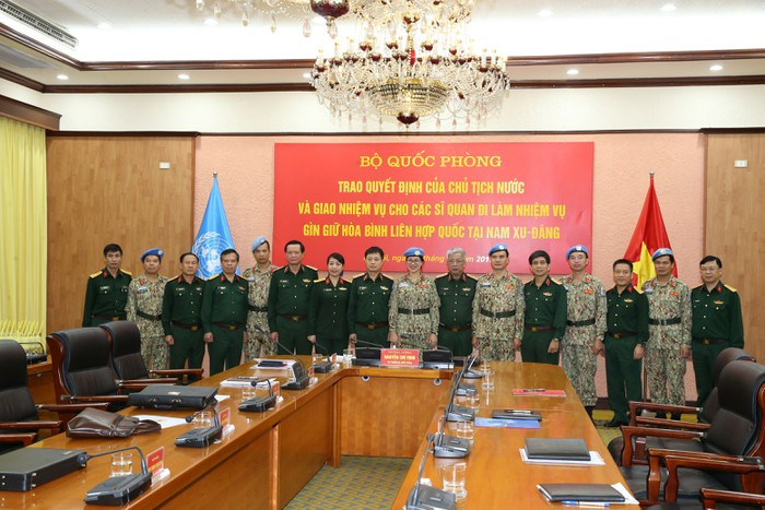 Tại lễ trao quyết định, Thiếu tá Nguyễn Thị Minh Phương khẳng định đã chuẩn bị kỹ lưỡng và sẵn sàng thực hiện nhiệm vụ mới.