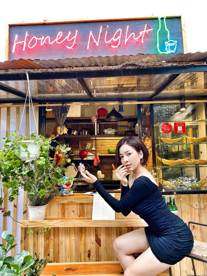 Bên cạnh đó, vóc dáng của nàng hot girl cũng được nhận xét là thon gọn, vòng nào ra vòng nấy chứ không còn thừa mỡ như cách đây gần 1 tháng.