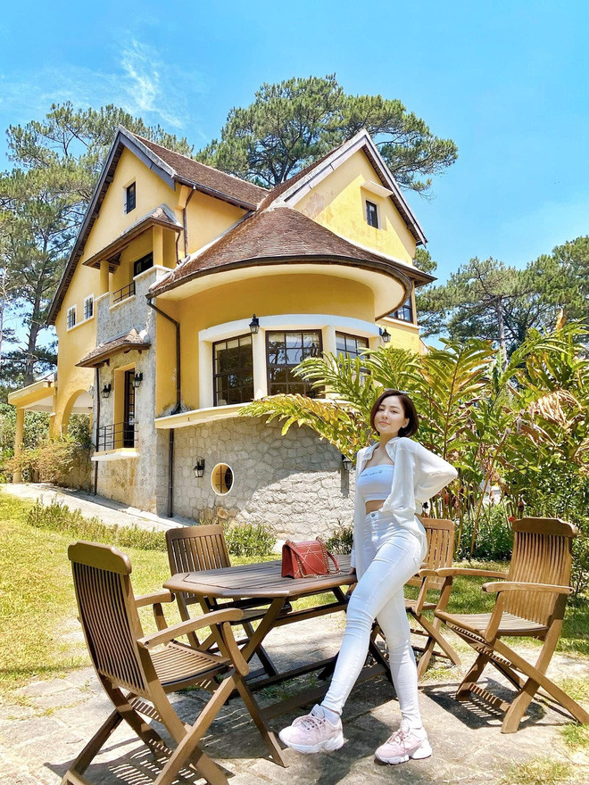 Trâm Anh đang tận hưởng cuộc sống, chăm chỉ làm việc, luyện tập và tìm thấy được những thú vui riêng.