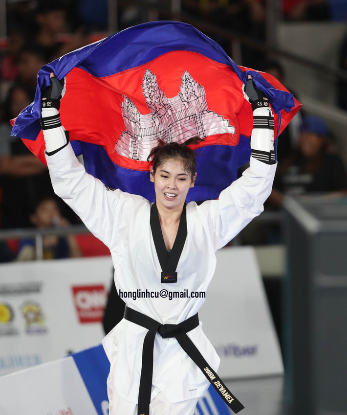 Ở các mùa SEA Games trước, Sorn Seavmey cũng giành được nhiều thành tích đáng nể cho thể thao Campuchia. Nữ võ sĩ Taekwondo từng giành HCV SEA Games 2013, 2017 và HCV Asian Games 2014 ở hạng cân dưới 73 kg.