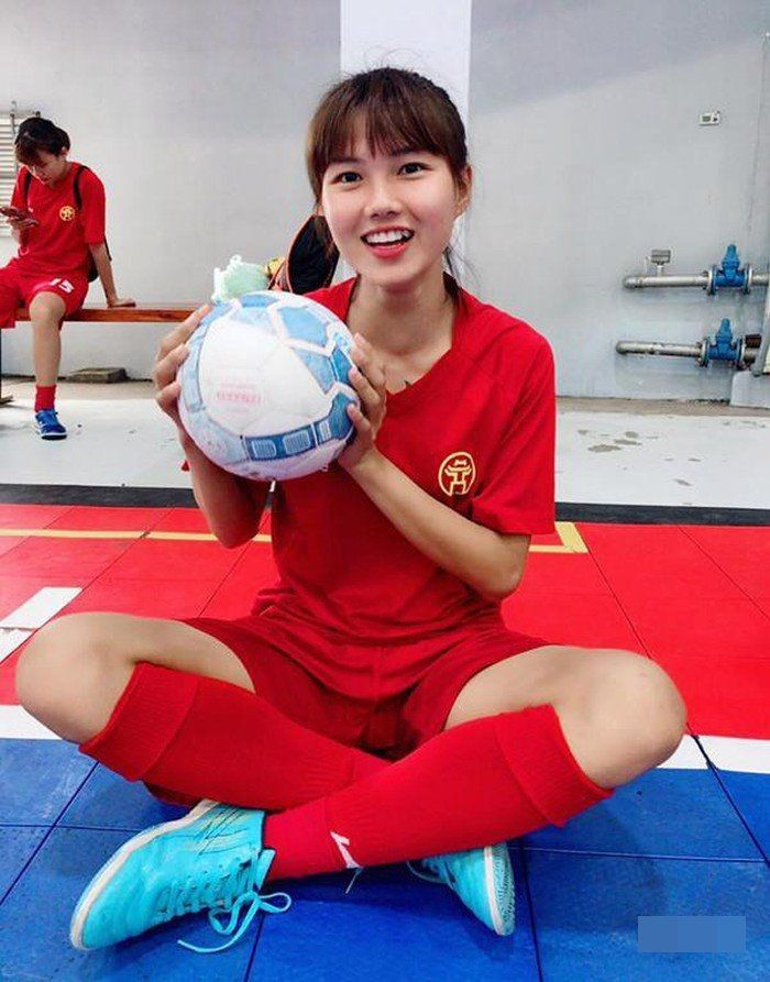Nguyễn Thanh Huyền được biết đến rộng rãi sau khi cùng đội tuyển nữ Việt Nam giành ngôi vô địch Đông Nam Á 2019 vào cuối tháng 8 vừa qua.