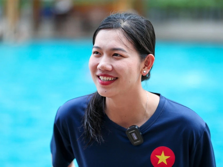 Cô nàng cũng mở lớp dạy bơi - chống đuối nước và tương tác nhiều hơn với mọi người trên nền tảng mạng xã hội.