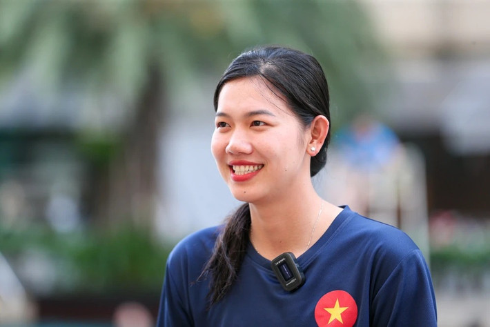 Diện mạo thăng hạng rõ rệt chỉ trong một thời gian ngắn cũng khiến Ánh Viên vướng vào tin đồn "dao kéo". Tuy nhiên, cựu vận động viên bơi lội cũng từng thẳng thắn trả lời sự thay đổi ngoại hình của bản thân không hề tìm đến phẫu thuật thẩm mỹ, có chăng thì nhờ vào việc niềng răng mà thôi.