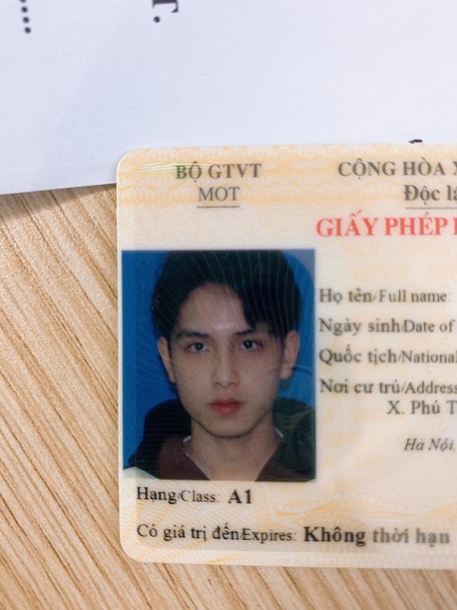 Mới đây, tấm bằng lái xe máy của một nam sinh trường Y được một diễn đàn lớn trên mạng xã hội chia sẻ thu hút sự quan tâm đặc biệt của cộng đồng mạng. Ngay lập tức, info của anh chàng đã được tìm ra.