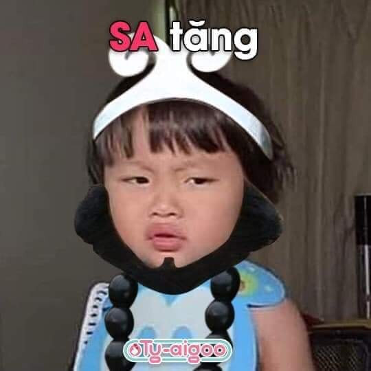 Sa và những biểu cảm từ vui vẻ, háu ăn, buồn ngủ, cáu vì bị mẹ nhắc chào cô chú quá nhiều luôn thu hút sự quan tâm của những người yêu trẻ con.