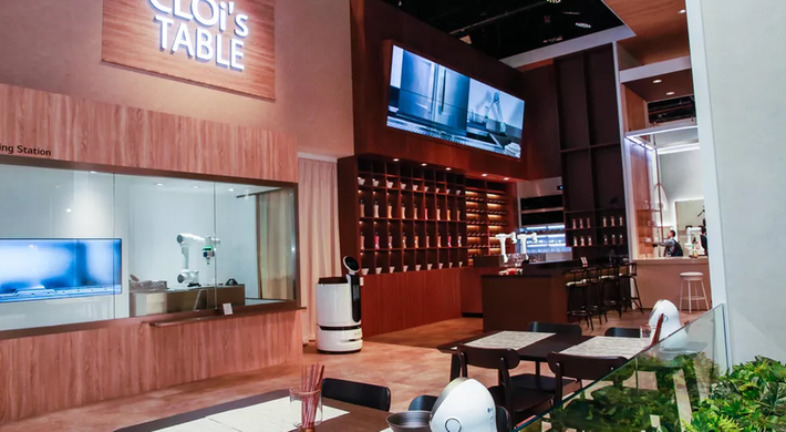 Hệ thống robot phục vụ CLOi’s Table của LG tham dự CES 2020 với một nhà hàng vận hành hoàn toàn bằng robot