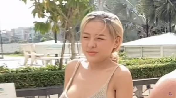 Dù công khai can thiệp thẩm mỹ nhưng mặt mộc của hot girl Bình Định bị đánh giá là tầm thường, không được liệt vào dạng xinh đẹp. Có chăng nhan sắc của cô chỉ dựa hoàn toàn vào công nghệ make up?