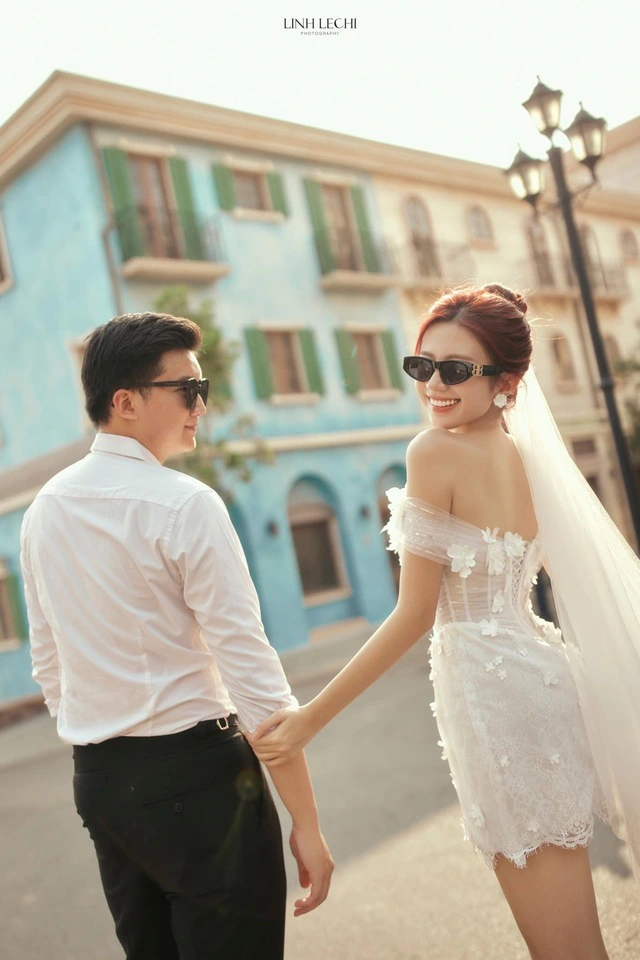 Không ít người cho rằng, cô kết hôn ở tuổi 24 là quá vội vàng. Tuy nhiên với nữ diễn viên, việc sớm hay muộn không phải là vấn đề.