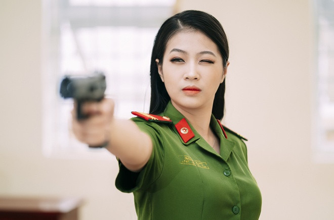 Ngọc Anh từng theo học tại trường ĐH Phòng cháy Chữa cháy. "Hot girl cảnh sát" cho biết bản thân không phải người có cá tính mạnh, quyết định theo học tại ngôi trường này là do bản thân cô nàng khao khát được cống hiến.