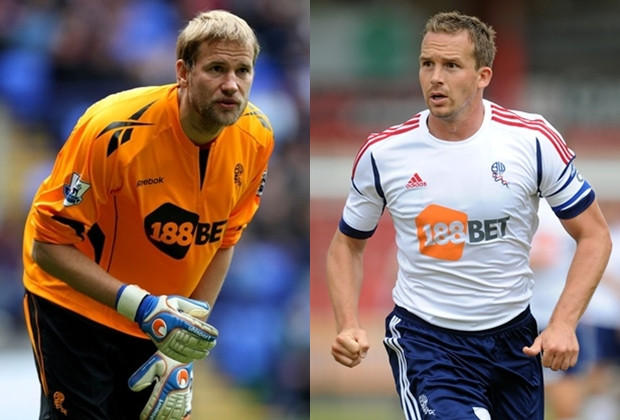 Jasskelainen và Kevin Davies đã có thời gian “chung lưng đấu cật” tại Bolton. Cặp đôi này đã chơi với nhau 288 trận tại Premier League. Ngoài đời thường họ cũng là những người bạn tốt của nhau.
