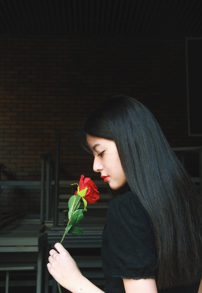 Cô nàng là một hot girl, hoa khôi nổi tiếng nhất trường Đại học Bách Khoa Thiên Tân, Trung Quốc.