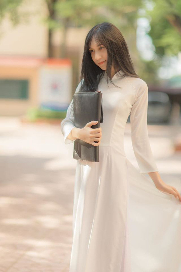 Bên cạnh đó, một số người cũng bày tỏ, giá như mà Lynk Lee công khai chuyển giới sớm hơn sẽ không tiếc nuối vì thanh xuân phải mặc những món đồ không hề thích.