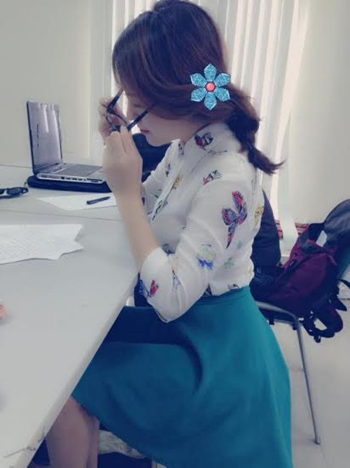 Trần Mỹ Hằng (nick name Mynhon). Hằng từng là tân sinh viên có điểm số cao thứ 2 của khoa Thiết kế Thời trang- ĐH Hoa Sen TP. HCM với 26,5 điểm (thừa 8 điểm). Tuy nhiên, năm thứ 3 đại học, Hằng quyết định nghỉ học, thực hiện giấc mơ làm giàu bằng con đường nghệ thuật, kinh doanh của mình.