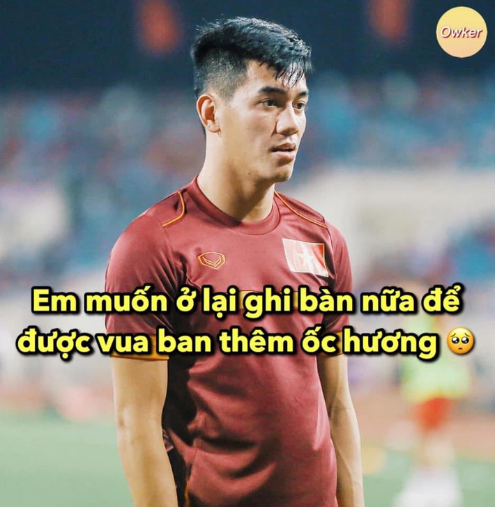Đáng tiếc trong trận bán kết với U22 Campuchia, Tiến Linh bị thương buộc phải rời sân nếu không có lẽ anh cũng cố gắng ghi thêm vài bàn nữa để được ăn ốc hương thoải mái do Đức Huy mời. Ảnh: Fandom Owker