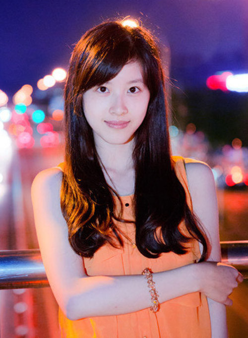 Chương Chiết Thiên. Hot girl trà sữa sinh năm 1993 này luôn chiếm được cảm tình của rất nhiều cư dân mạng bởi tài sắc vẹn toàn.