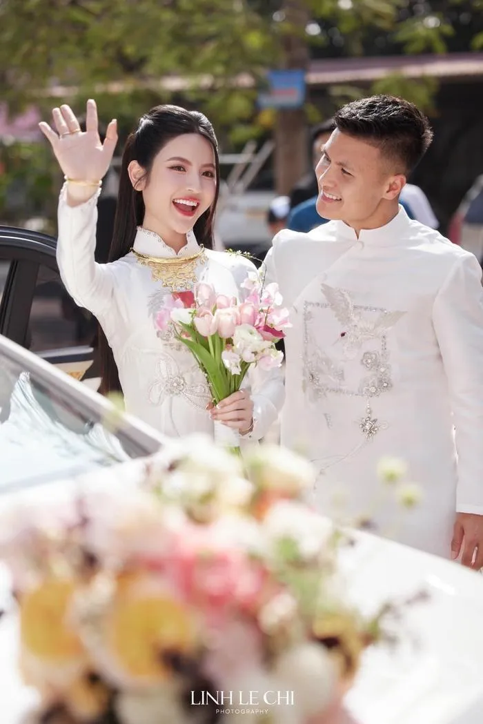 Sau 3 năm hẹn hò không công khai, cuối cùng cặp đôi đã quyết định về chung nhà.