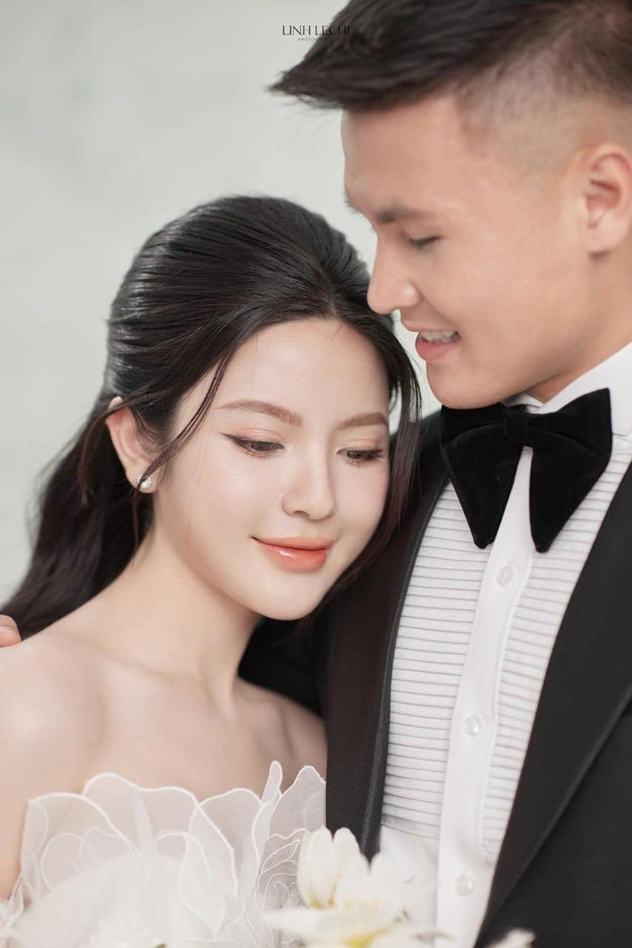 Người hâm mộ đều hi vọng rằng Quang Hải sẽ thể hiện tốt trong trận đối đầu với Indonesia sắp tới, để có tinh thần cho đám cưới chỉ sau đó 2 ngày.