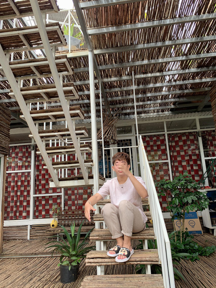 Ngay sau khi đăng tải, bộ ảnh "hết hồn" của Hoàng Anh nhận được sự quan tâm lớn từ cộng đồng mạng.