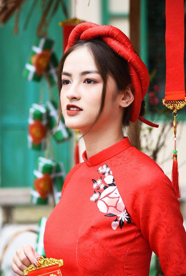 Không kém cạnh gì Em Bi, ứng viên Hoa hậu Việt Nam Hà My cũng sở hữu bảng thành tích học tập "khủng" và hiện tại cô nàng đang giữ vị trí phó ban Thời trang tại CLB MC và Thời trang ĐH Ngoại thương.