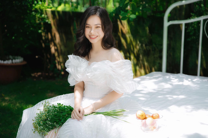 Nguyễn Phương Trà My (2004, TPHCM) được nhiều người biết tới khi thủ vai chính trong "Người vợ ba" với phân cảnh nóng khi mới 13 tuổi.