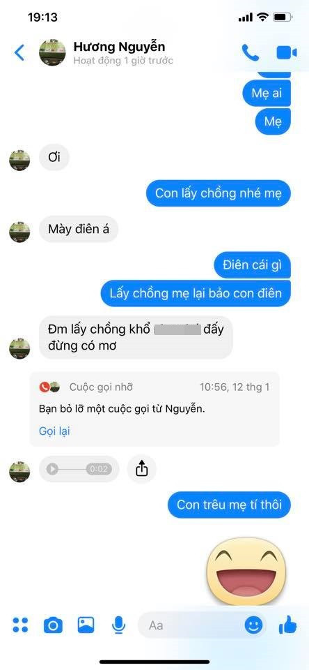 Hậu và mẹ thường nói chuyện qua Messenger do 9X đang làm việc tại Hà Nội.