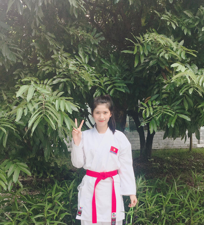 Từng đạt được HCB nội dung kumite hạng 55 kg tại SEA Games 29, Cẩm Lành quyết tâm giành được giải và mong muốn đổi màu huy chương tại SEA Games năm nay.
