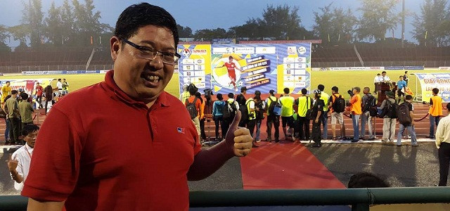 Trước khi trận đấu diễn ra, ông đã ở ngoài SVĐ rao bán vé với giá gốc cho các CĐV nhà. Nhiều người tưởng lầm ông Hải đầu nậu vé chợ đen nên không mua, nên mặc dù rao đến khản cổ ông Hải chỉ bán được chừng 640 vé. Hiện tại ông Hải vẫn còn tới 320 vé của trận đấu đó và số tiền lên đến tới 80 triệu đồng. Nhưng vì tình yêu với ĐTVN ông Hải không để ý tới số tiền đó.