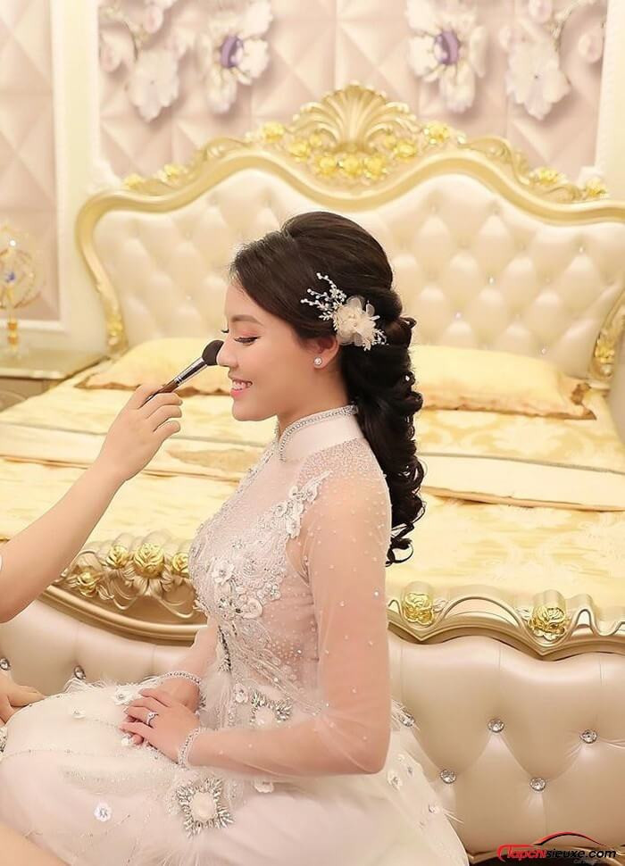 Từ khi bén duyên đến nay, Hà My và Trọng Hưng thường xuyên đăng tải những hình ảnh tình tứ, ngọt ngào bên nhau trên trang cá nhân.