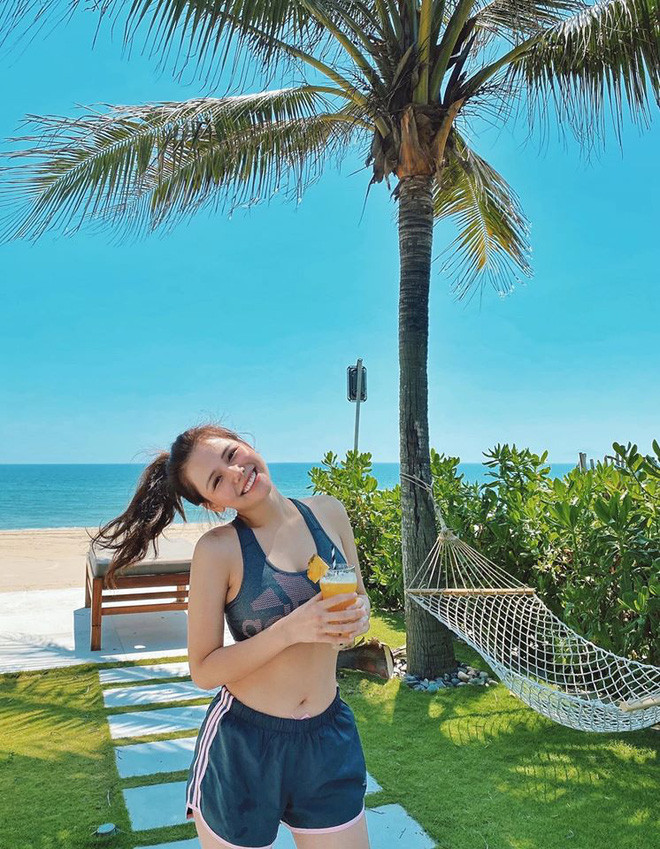 Không chỉ có thần thái, điểm mạnh của Phanh Lee còn đến từ hình thể săn chắc và khỏe khoắn.