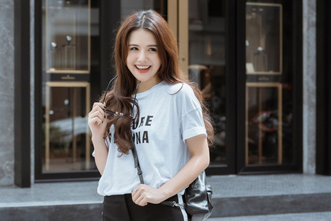 Nữ diễn viên sở hữu ngoại hình cực kỳ xinh đẹp, với sống mũi cao, khuôn miệng rộng và đôi mẳt sâu cực kỳ Tây.