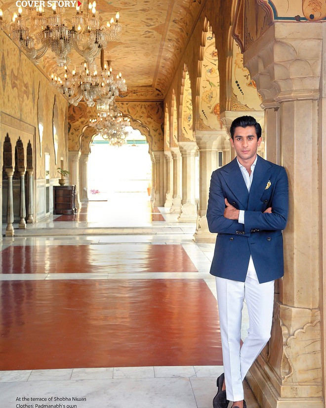 Mang dòng máu hoàng tộc trong người, Padmanabh Singh sở hữu vẻ đẹp như tài tử.