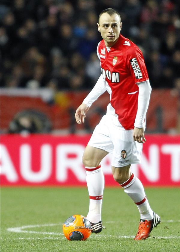 Dimitar Berbatov (AS Monaco): Phong cách chơi bóng hào hoa và lãng tử đã làm nên thương hiệu đặc trưng cho chân sút xứ Hoa hồng này. Tuy nhiên khả năng săn bàn và chớp cơ hội trong khu cấm địa của anh rất đáng sợ. 6 năm liên tiếp là cầu thủ xuất sắc nhất Bulgari, từng là chân sút số 1 tại Bayern Leverkusen và Tottenham, và 1 lần giành danh hiệu vua phá lưới Premier League đủ để nói lên anh nguy hiểm như thế nào.