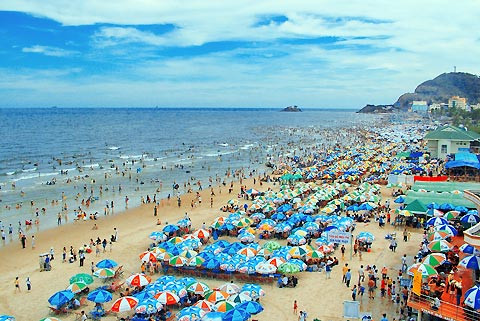 Vũng Tàu hiện nay đã bước sang một đẳng cấp mới: hiện đại, văn minh, sạch sẽ và là nơi thu hút rất đông du khách ghé thăm…đến đây bạn sẽ có những trải nghiệm hết sức thú vị trong những ngày Tết Nguyên đán.