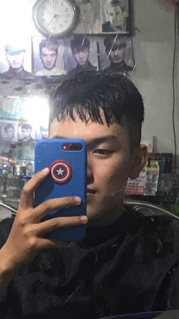 Tuy nhiên sau tất cả thì 2 người lại về với nhau rồi, đặc biệt Thọ còn chia sẻ mình và người yêu là thanh mai trúc mã nên nhân duyên hai người không dễ bị anh thợ cắt tóc không có tâm cắt được. Ảnh: Nguyễn Hữu Thọ