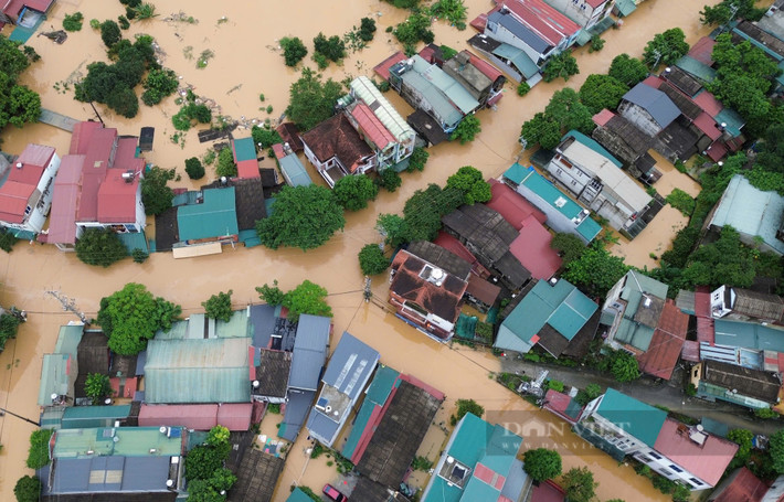 Có những nơi ngập sâu từ 2 đến 3 mét.