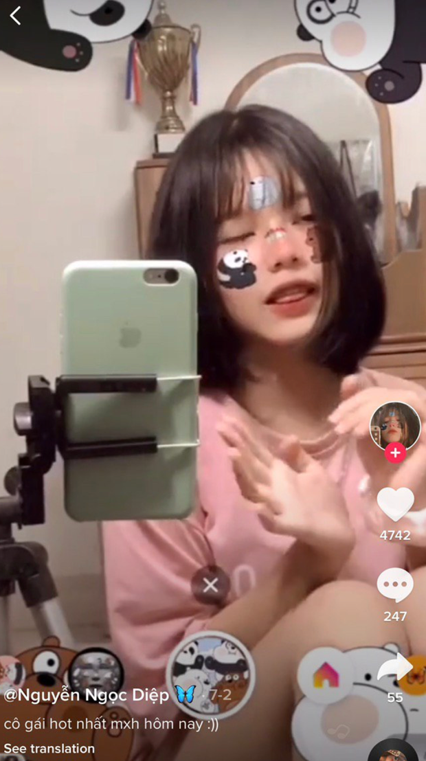 Một trong số những clip mới nổi của cô nàng có thể kể đến như "má bánh bao" với lời nói: "Má có thế này mà mọi người kêu là bánh bao. Chả hiểu sao luôn. Thề. Không ăn được đâu nhé".