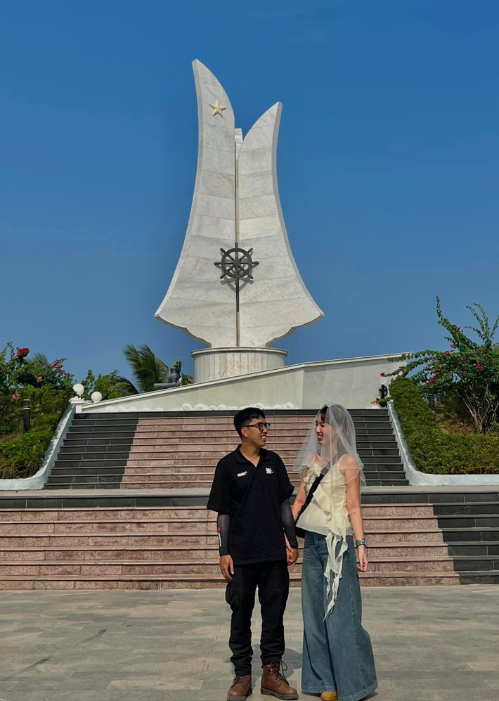 Ngày 3: Quảng Ngãi - Quảng Nam - Đà Nẵng - Huế.