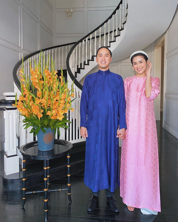 Hành động tuyên truyền những điều tích cực về dịch bệnh, cách đẩy lùi dịch Covid-19 của các thành viên trong gia đình doanh nhân Johnathan Hạnh Nguyễn nhận được rất nhiều lời khen từ phía cộng đồng mạng.