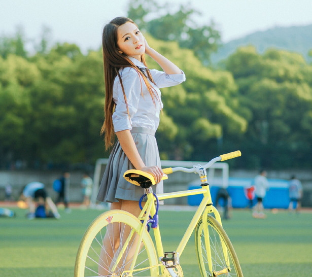 Mới đây, cô nàng lại tiếp tục gây được sự chú ý lớn với vị trí mới là hoa khôi giảng đường của trường Đại học Hồ Nam, Trung Quốc.