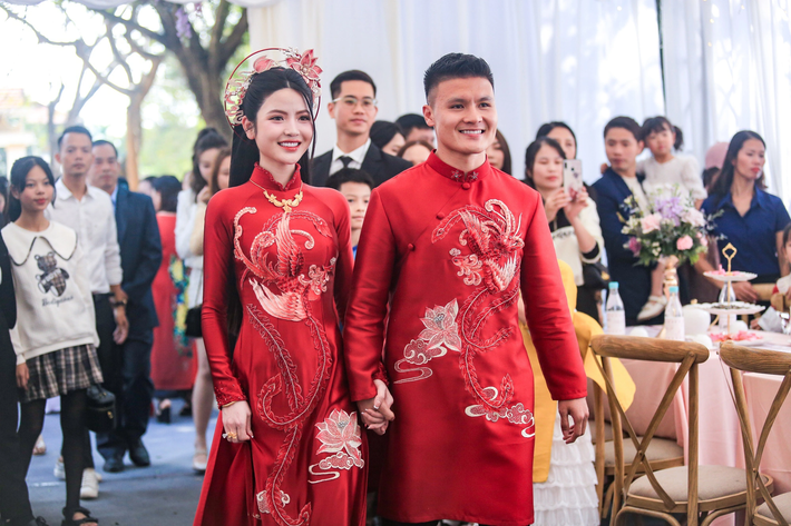 Lễ ăn hỏi của chàng tiền vệ Câu lạc bộ Công An Hà Nội diễn ra ngày 1/1/2024