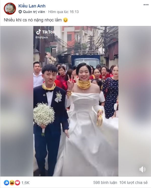 Mới đây, trong một diễn đàn lớn, bài viết về một cô dâu đeo vàng nặng trĩu trên cổ xuất hiện thu hút sự quan tâm của cộng đồng mạng. Đa số đều tỏ ra trầm trồ vì số tài sản mà cô dâu này được trao tặng.