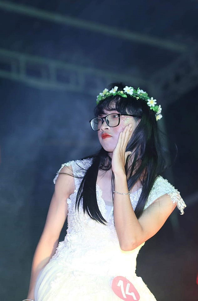 Không ít những cái tên nam sinh của trường FPT nổi như cồn trên MXH sau màn giả gái ở sự kiện "Ladies by Night" 2018.