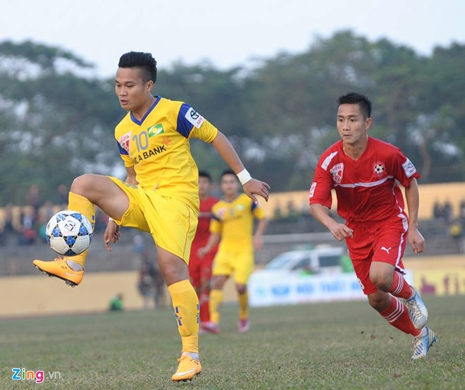 Để thua 0-3 ngay trên sân nhà trước một đội bóng được đánh giá thuộc nhóm tham gia cuộc đua trụ hạng như Hải Phòng, SLNA cùng HLV Ngô Quang Trường còn rất nhiều điều phải làm và phải nỗ lực nhiều hơn nữa.