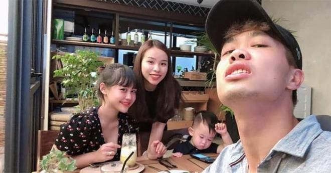 Sau 6 năm quen nhau và 3 năm yêu đương thầm kín, cặp đôi Công Phượng và Viên Minh đã chính thức tiến đến hôn nhân trước sự ngưỡng mộ của công chúng.
