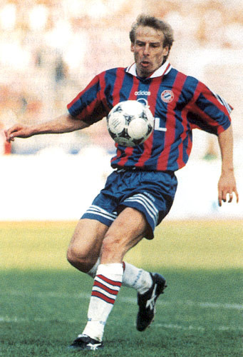 Mùa giải 1994/95 là mùa giải đầu tiên của Klinsmann ở Premier League, đó cũng là một mùa giải tuyệt vời khi Klinsmann bỏ túi 21 bàn thắng cũng như giúp Spurs có được vị trí thứ 7 đồng thời lọt vào bán kết cúp FA. Sau một mùa giải duy nhất, ông chuyển sang Bayern Munich vì bất mãn với chủ tịch của Spurs khi ấy là Alan Sugar.