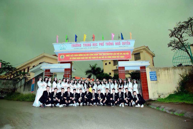 Không riêng gì các bạn học sinh Thanh Hoá, một lớp học tại Thái Nguyên cũng phải tá hoả khi nhận ảnh kỷ yếu lại giống như "thước phim kinh dị" vì thợ ảnh chẳng có tâm.