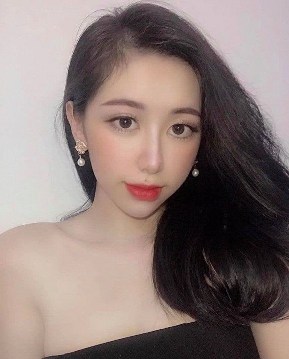 Nhan sắc cực Tây của cô gái sau một thời gian phẫu thuật thẩm mỹ.