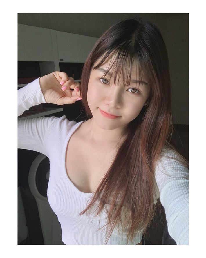Yến Xuân từng chia sẻ, trước kia cô có thân hình mũm mĩm, bị mọi người chê bai, thậm chí không xin được việc vì ngoại hình không được bắt mắt. Chính vì vậy cô nàng quyết tâm giảm cân để sở hữu hình thể như hiện tại.