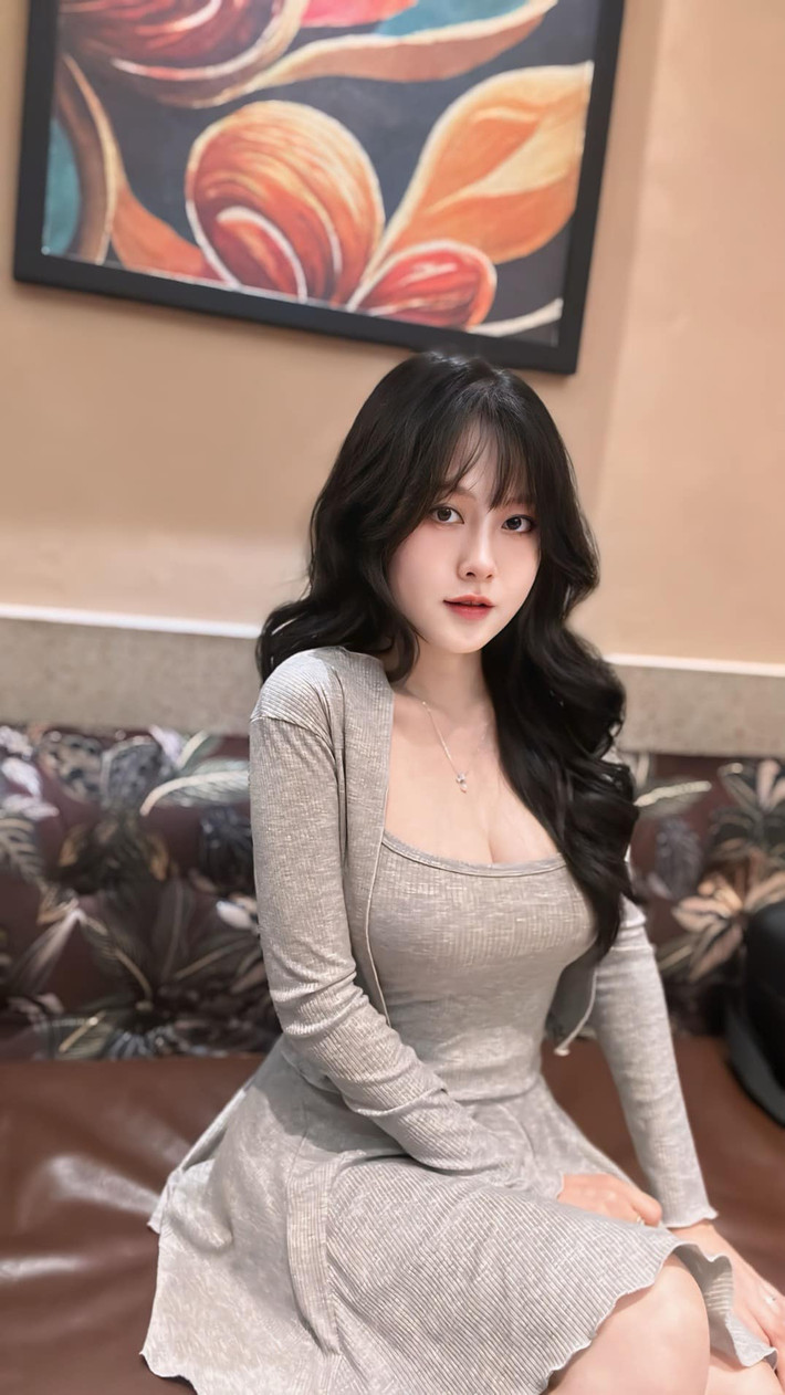 Cô nàng có hơn 100.000 lượt theo dõi trên Facebook, mỗi bài đăng đều nhận về hàng nghìn lượt tương tác.