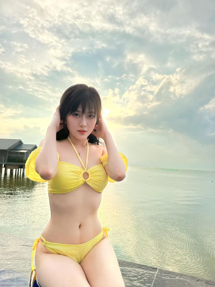 Trà My sở hữu thân hình gợi cảm, vòng nào ra vòng nấy.